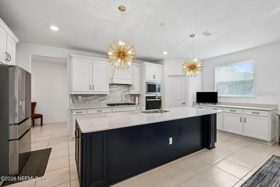 For Sale: $590,000 (5 beds, 3 baths, 3695 Square Feet)