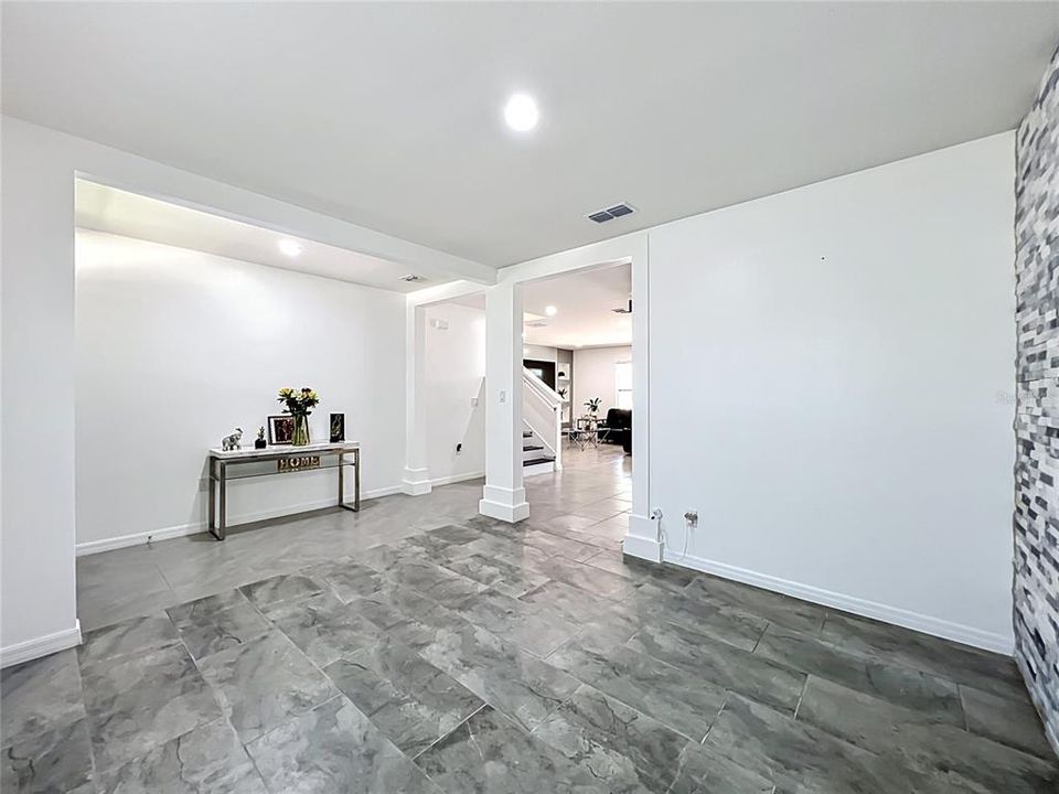 Activo con contrato: $550,000 (5 camas, 3 baños, 2674 Pies cuadrados)