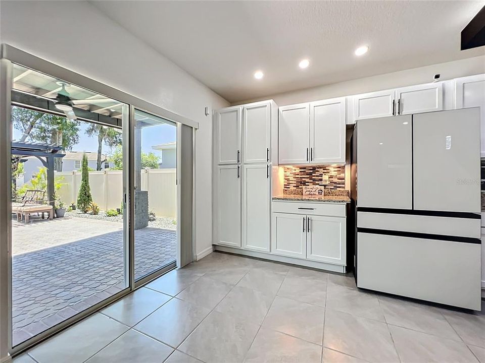 Activo con contrato: $550,000 (5 camas, 3 baños, 2674 Pies cuadrados)