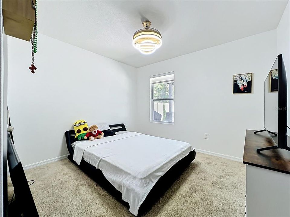 Activo con contrato: $550,000 (5 camas, 3 baños, 2674 Pies cuadrados)