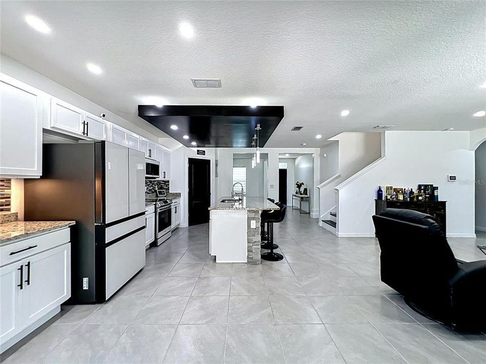 Activo con contrato: $550,000 (5 camas, 3 baños, 2674 Pies cuadrados)