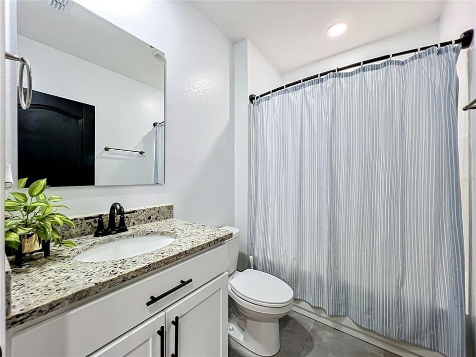 Activo con contrato: $550,000 (5 camas, 3 baños, 2674 Pies cuadrados)