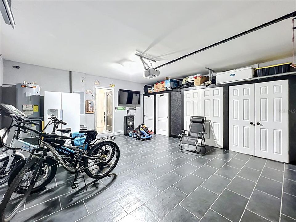 Activo con contrato: $550,000 (5 camas, 3 baños, 2674 Pies cuadrados)