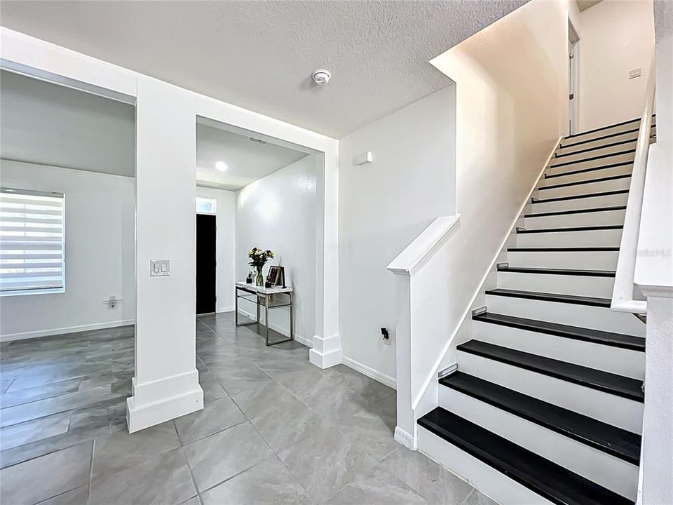 Activo con contrato: $550,000 (5 camas, 3 baños, 2674 Pies cuadrados)