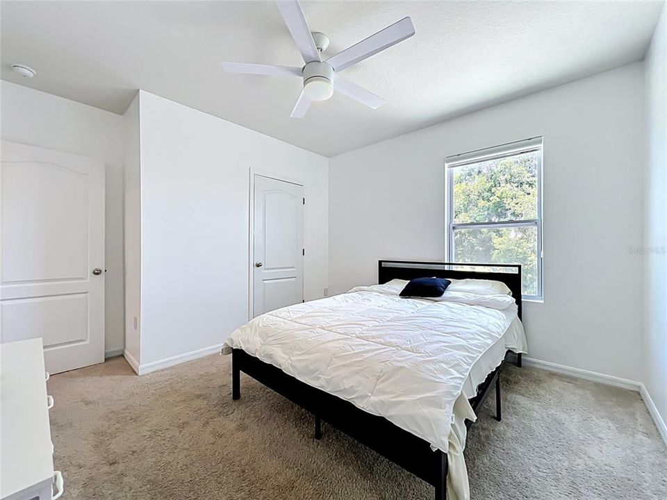 Activo con contrato: $550,000 (5 camas, 3 baños, 2674 Pies cuadrados)