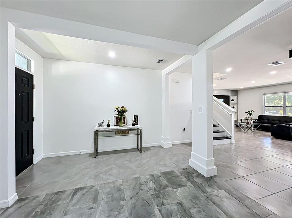 Activo con contrato: $550,000 (5 camas, 3 baños, 2674 Pies cuadrados)