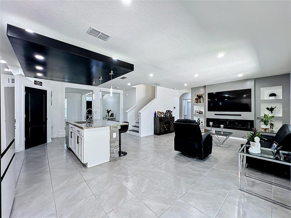 Activo con contrato: $550,000 (5 camas, 3 baños, 2674 Pies cuadrados)