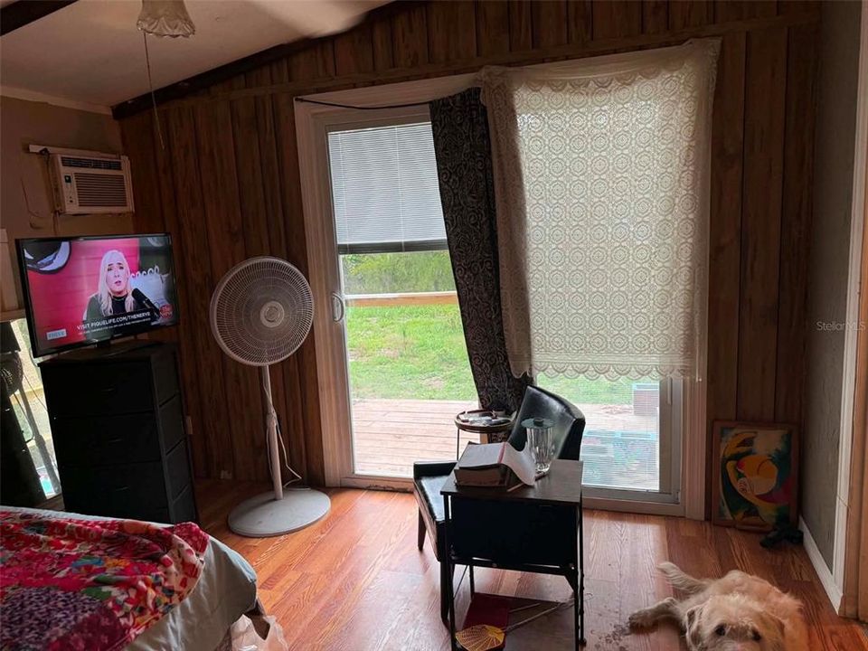 For Sale: $125,000 (3 beds, 1 baths, 960 Square Feet)