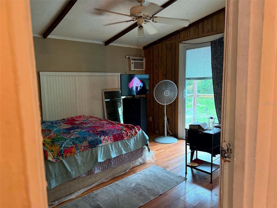 For Sale: $125,000 (3 beds, 1 baths, 960 Square Feet)