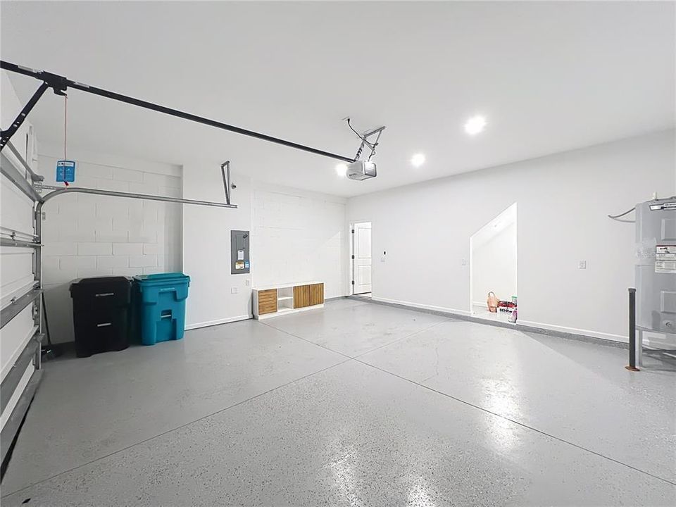 Activo con contrato: $2,750 (3 camas, 2 baños, 1447 Pies cuadrados)
