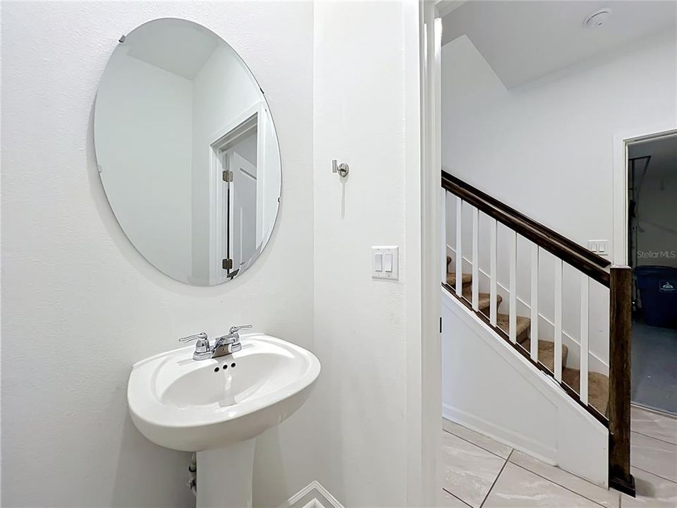 Activo con contrato: $2,750 (3 camas, 2 baños, 1447 Pies cuadrados)