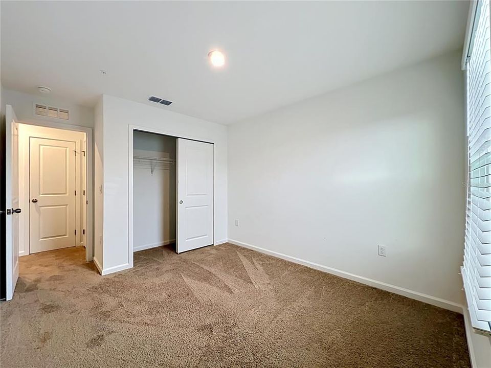 Activo con contrato: $2,750 (3 camas, 2 baños, 1447 Pies cuadrados)