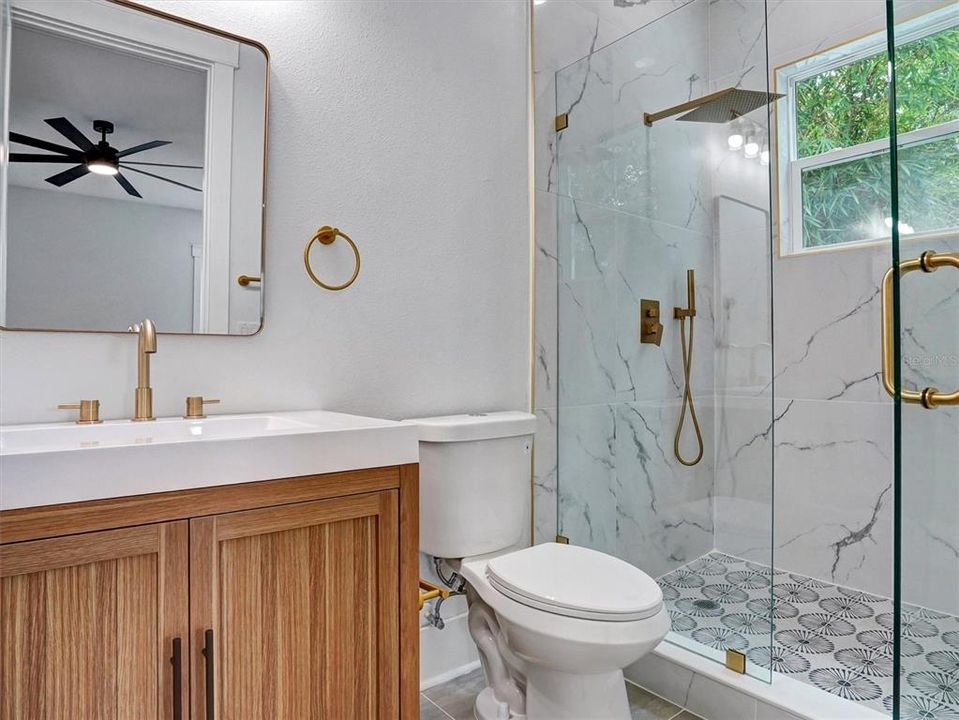 En Venta: $1,350,000 (5 camas, 4 baños, 3382 Pies cuadrados)
