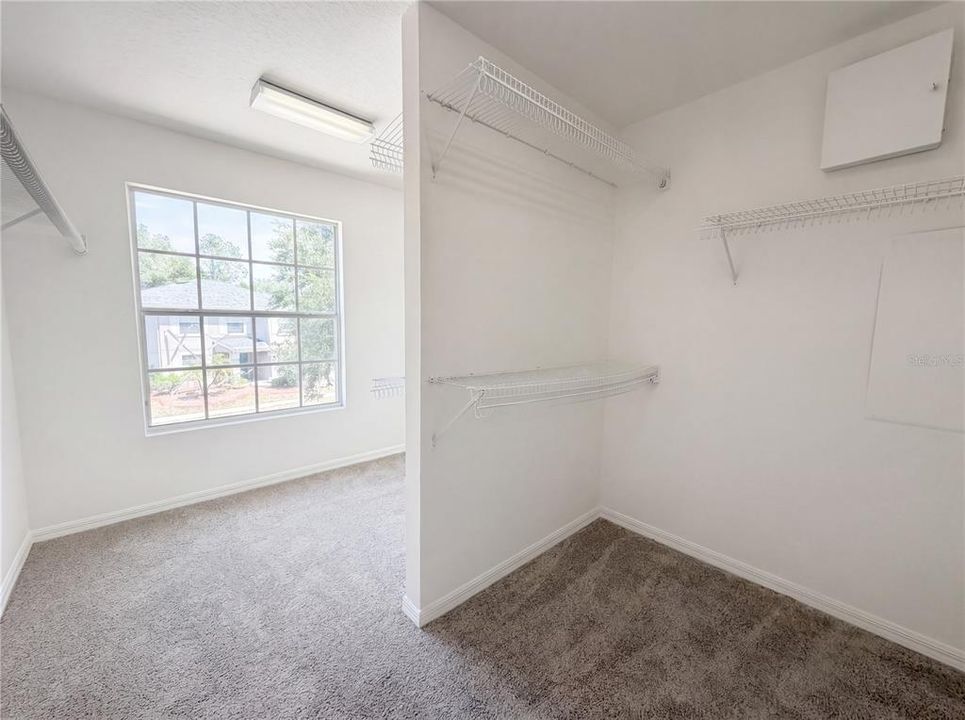 En Venta: $440,000 (4 camas, 2 baños, 2560 Pies cuadrados)