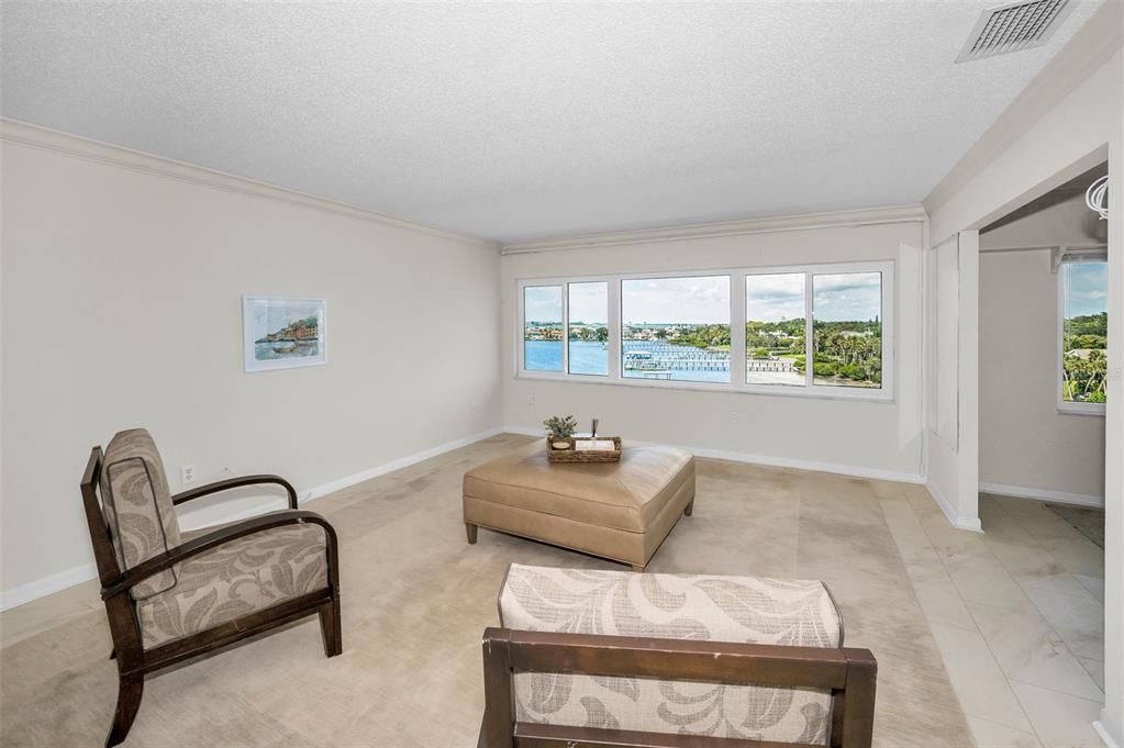 For Sale: $407,900 (2 beds, 2 baths, 1440 Square Feet)