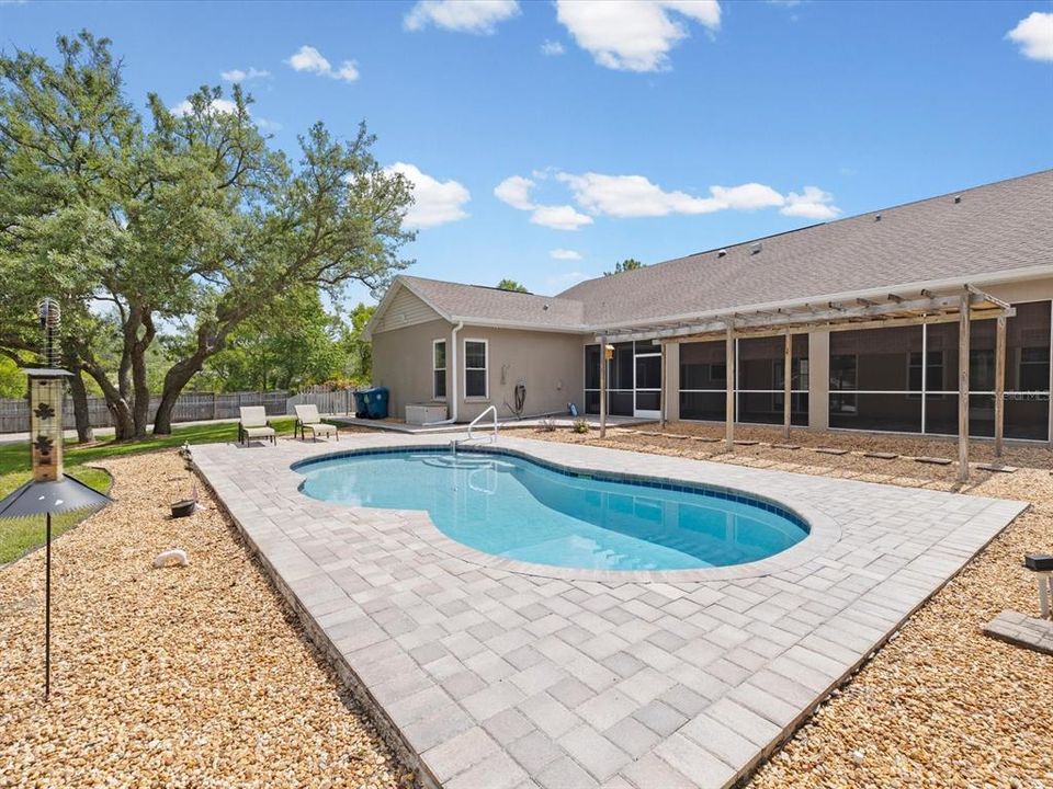 Active With Contract: $575,000 (4 beds, 2 baths, 2525 Square Feet)
