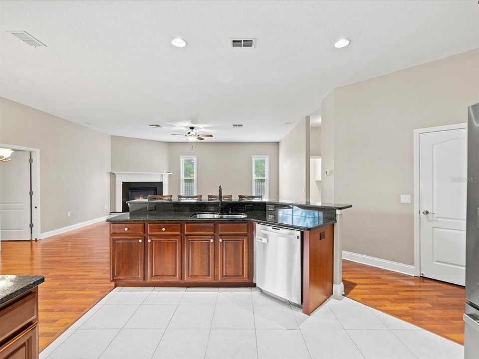 Active With Contract: $575,000 (4 beds, 2 baths, 2525 Square Feet)