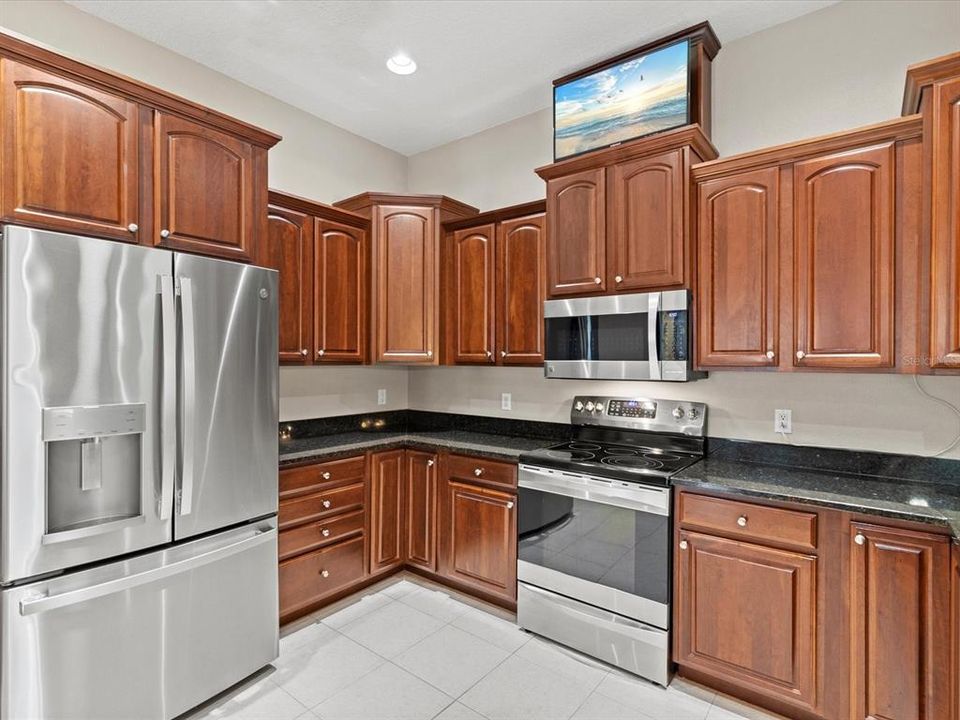 Active With Contract: $575,000 (4 beds, 2 baths, 2525 Square Feet)