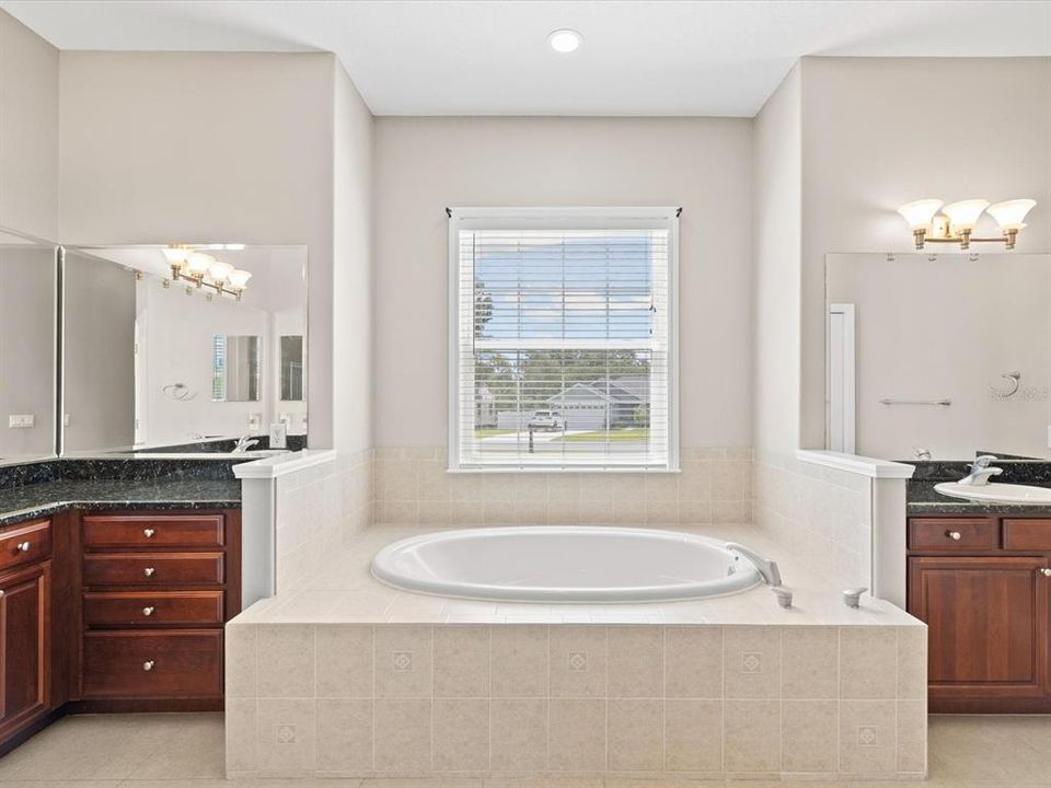 Active With Contract: $575,000 (4 beds, 2 baths, 2525 Square Feet)