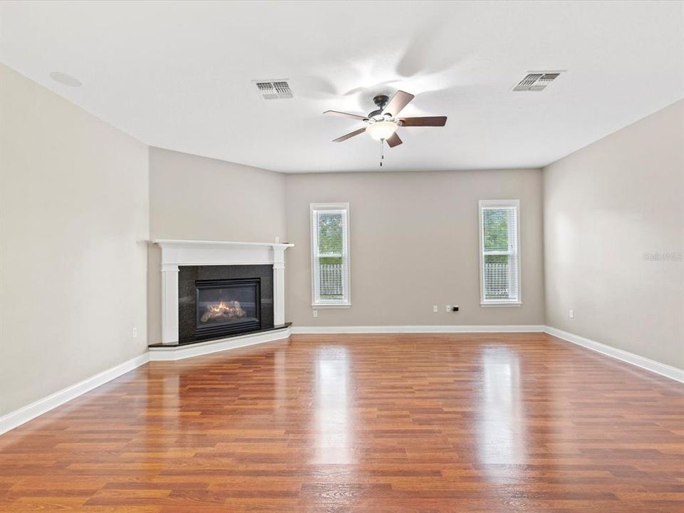 Active With Contract: $575,000 (4 beds, 2 baths, 2525 Square Feet)