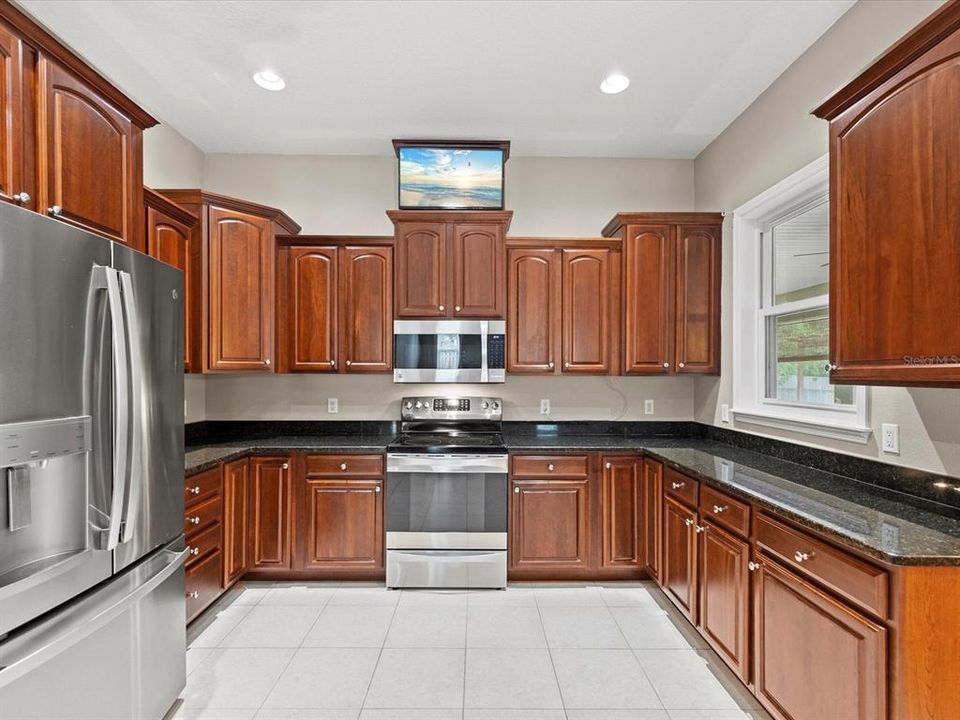 Active With Contract: $575,000 (4 beds, 2 baths, 2525 Square Feet)