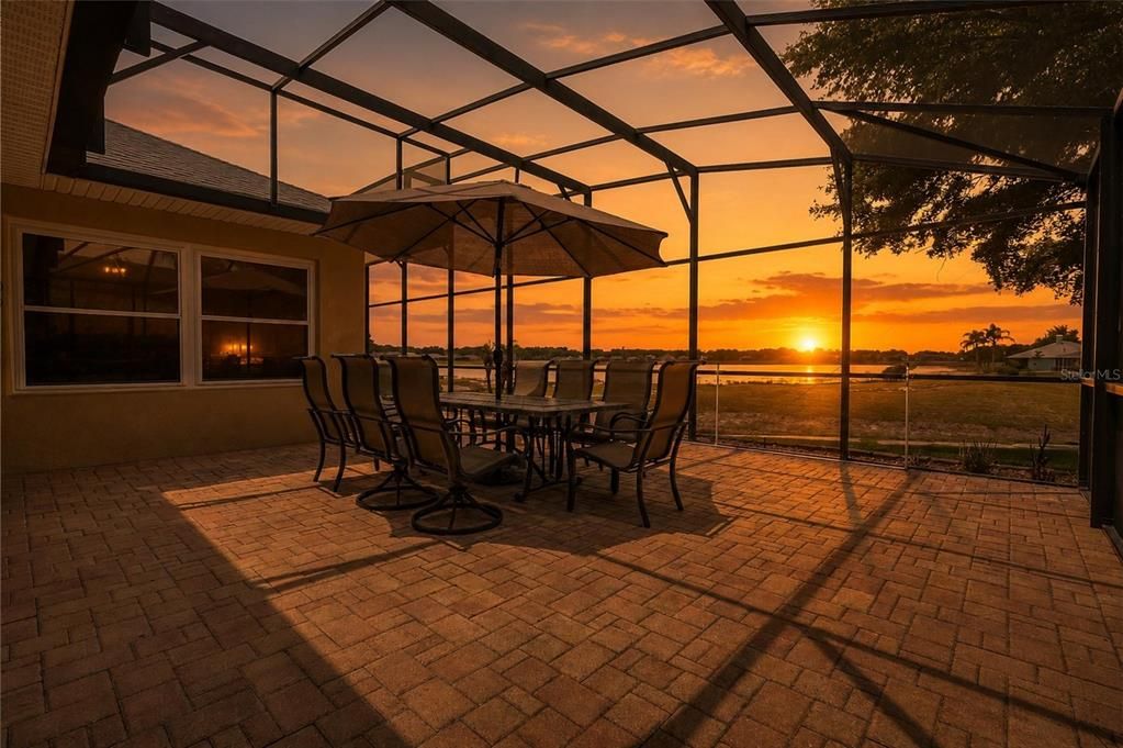En Venta: $575,000 (4 camas, 3 baños, 3044 Pies cuadrados)