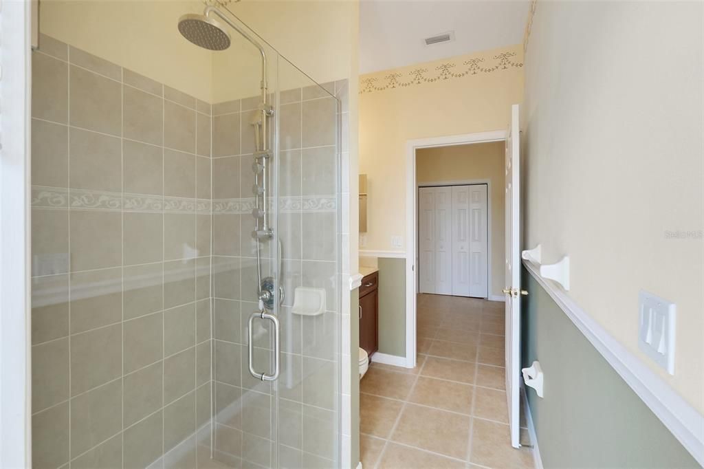 En Venta: $575,000 (4 camas, 3 baños, 3044 Pies cuadrados)