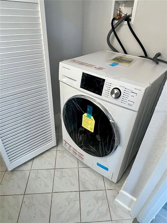 Active With Contract: $159,950 (2 beds, 2 baths, 1175 Square Feet)