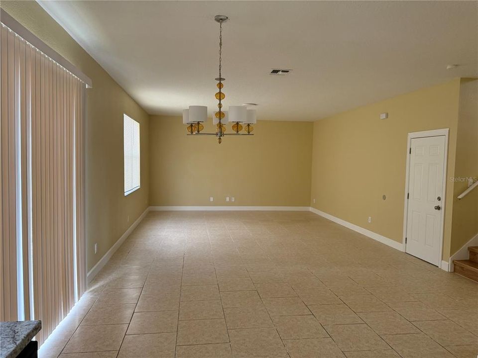 For Rent: $2,795 (4 beds, 2 baths, 2611 Square Feet)