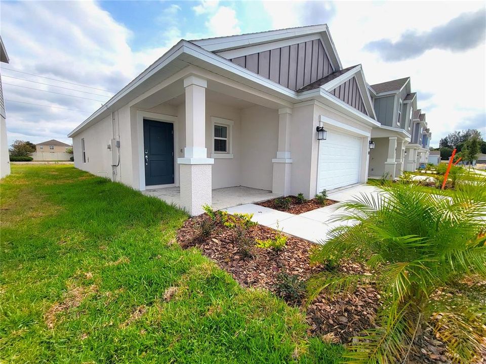 For Rent: $2,000 (3 beds, 2 baths, 1461 Square Feet)
