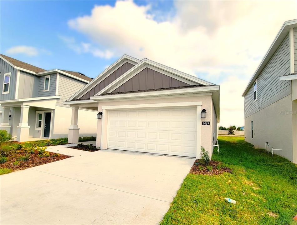 For Rent: $2,000 (3 beds, 2 baths, 1461 Square Feet)