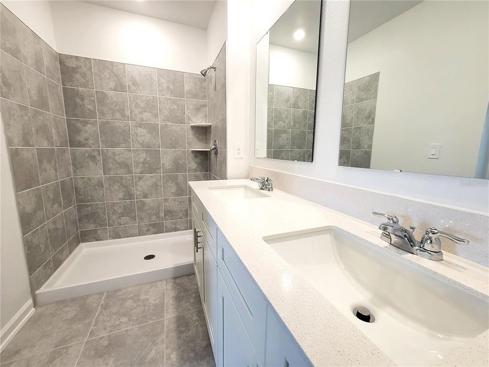 For Rent: $2,000 (3 beds, 2 baths, 1461 Square Feet)