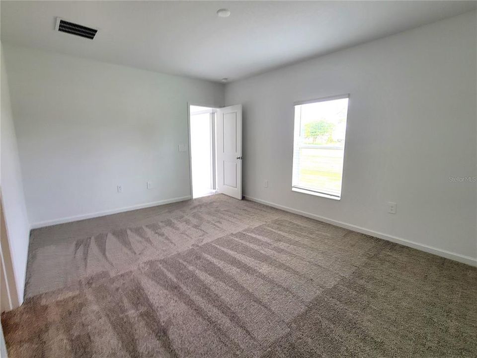 For Rent: $2,000 (3 beds, 2 baths, 1461 Square Feet)