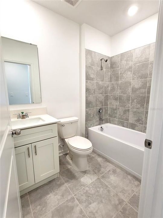 For Rent: $2,000 (3 beds, 2 baths, 1461 Square Feet)