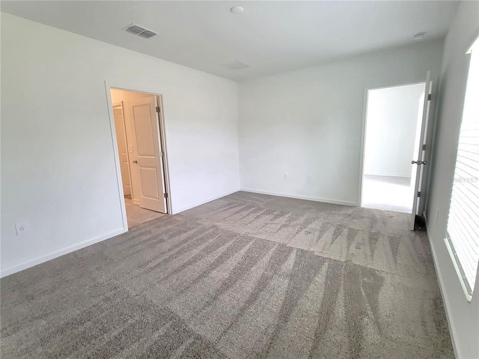 For Rent: $2,000 (3 beds, 2 baths, 1461 Square Feet)