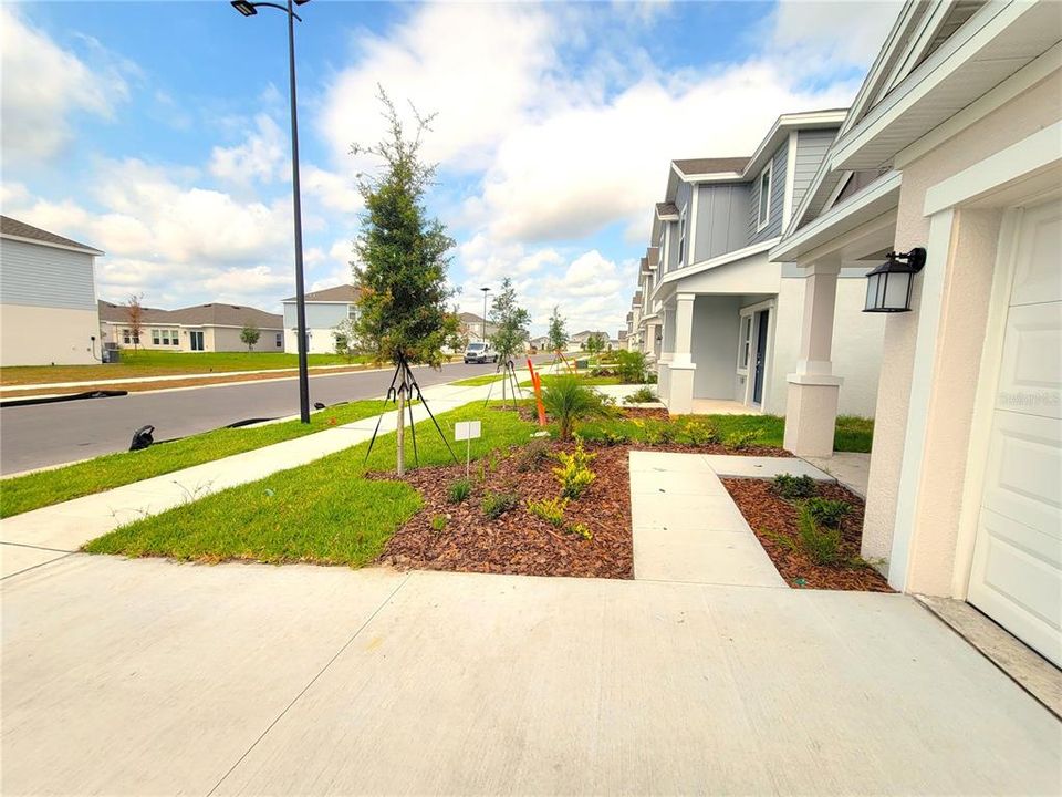 For Rent: $2,000 (3 beds, 2 baths, 1461 Square Feet)