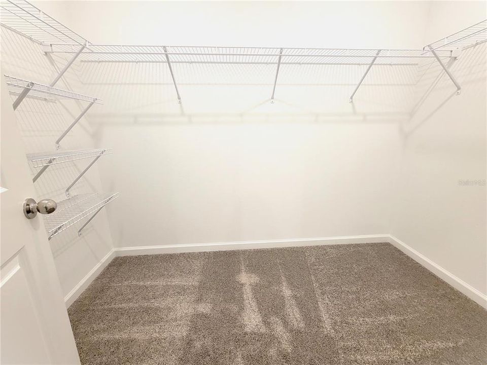 For Rent: $2,000 (3 beds, 2 baths, 1461 Square Feet)