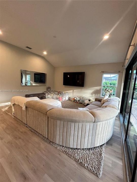 For Sale: $869,000 (5 beds, 4 baths, 3366 Square Feet)