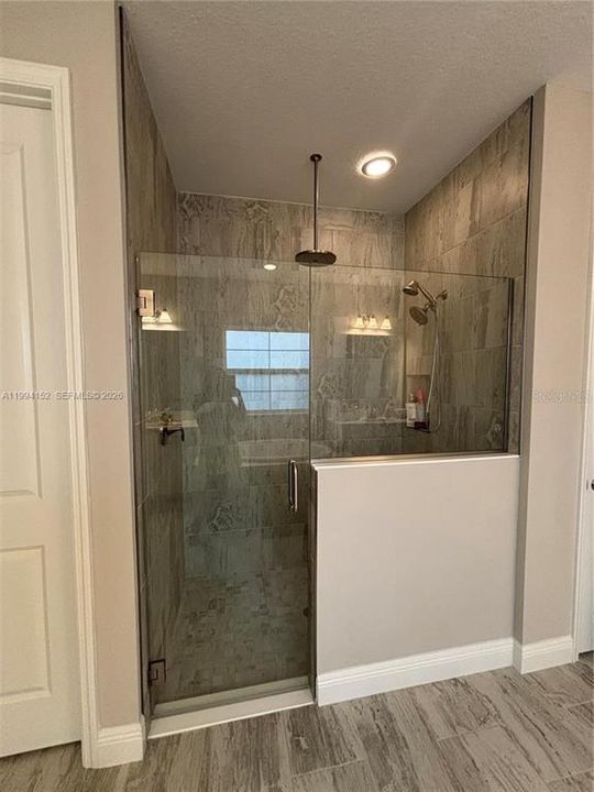 For Sale: $869,000 (5 beds, 4 baths, 3366 Square Feet)
