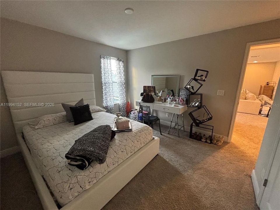 For Sale: $869,000 (5 beds, 4 baths, 3366 Square Feet)