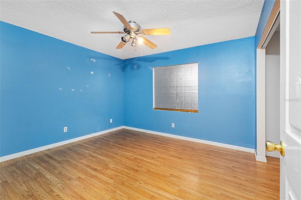 Под контрактом: $349,500 (3 спален, 2 ванн, 1494 Квадратных фут)