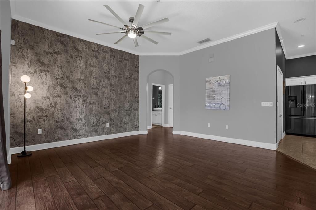For Sale: $220,000 (2 beds, 2 baths, 1316 Square Feet)