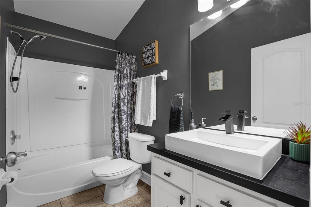 For Sale: $220,000 (2 beds, 2 baths, 1316 Square Feet)