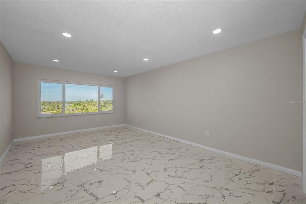 For Sale: $579,500 (2 beds, 2 baths, 1580 Square Feet)