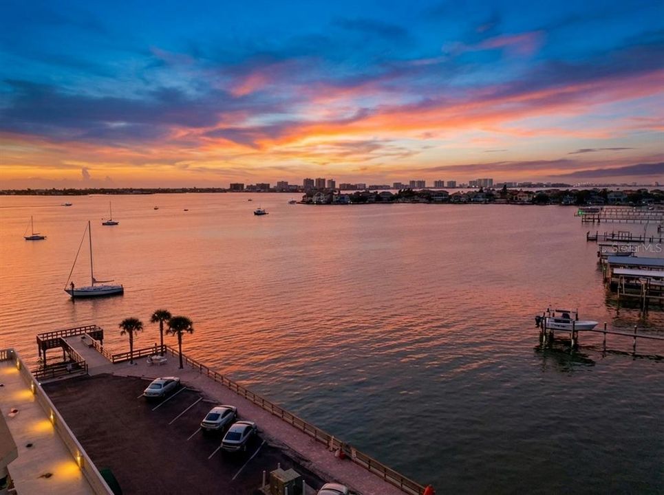 For Sale: $579,500 (2 beds, 2 baths, 1580 Square Feet)