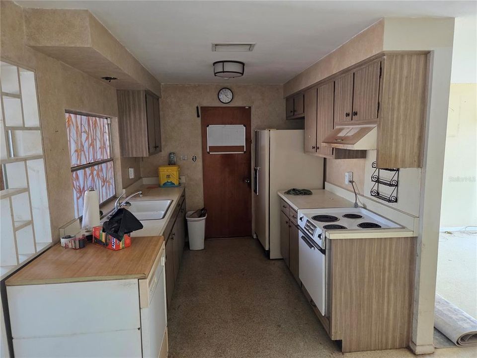 Под контрактом: $279,000 (3 спален, 2 ванн, 1213 Квадратных фут)