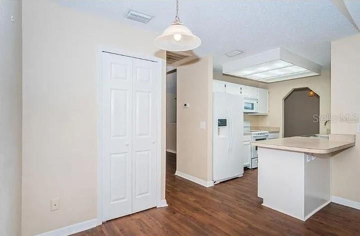 For Rent: $2,300 (3 beds, 2 baths, 1348 Square Feet)
