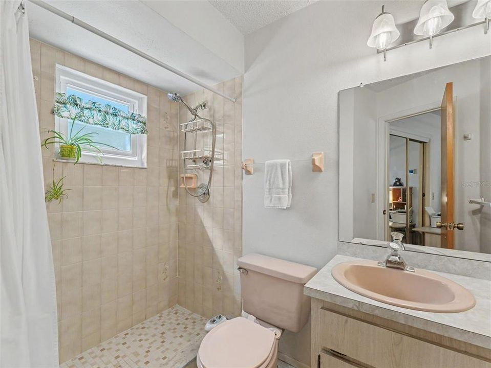En Venta: $275,000 (2 camas, 2 baños, 1088 Pies cuadrados)
