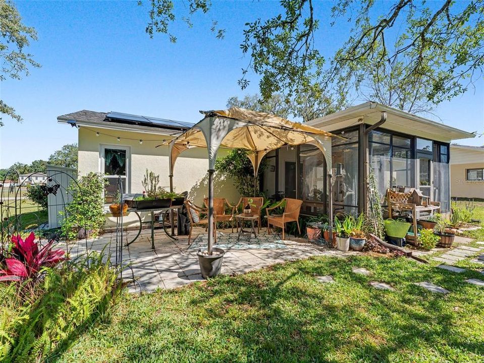 En Venta: $275,000 (2 camas, 2 baños, 1088 Pies cuadrados)