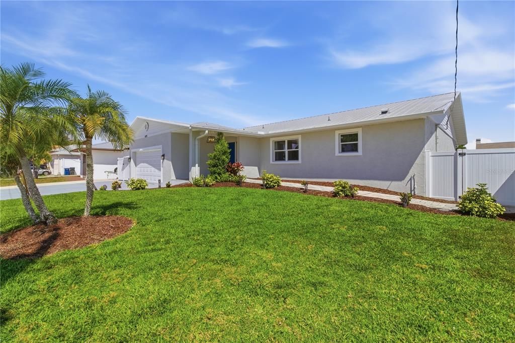 For Sale: $728,250 (3 beds, 2 baths, 2395 Square Feet)
